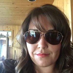 Meet your Posher, Melissa